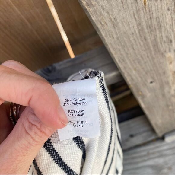 Madewell Tie-Shoulder Romper in Stripe size XS - Picture 8 of 8